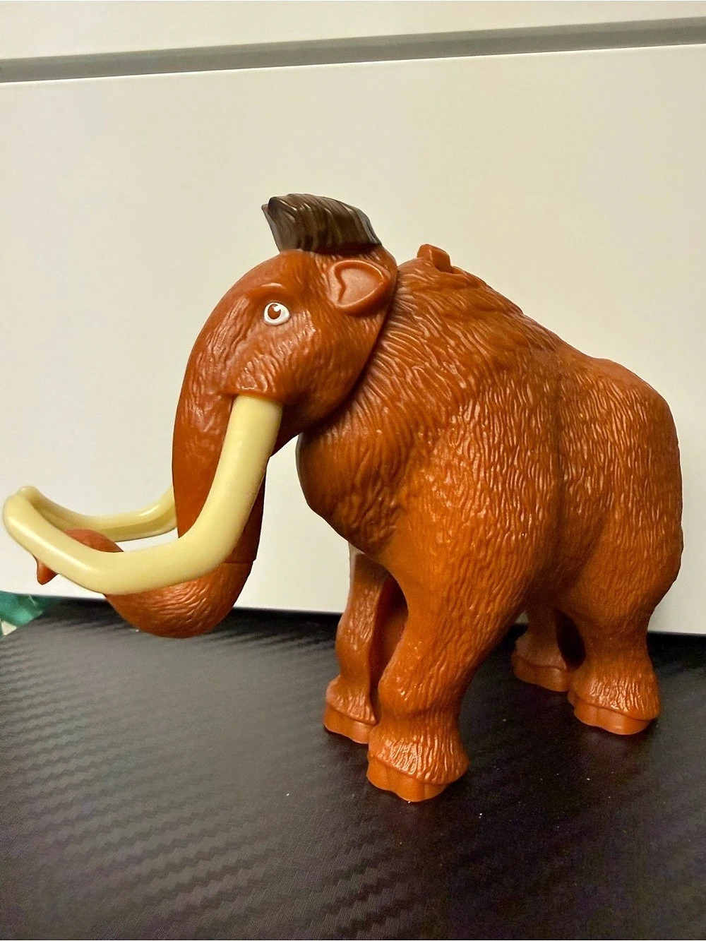 McDonald's Ice Age 3 Dawn of the Dinosaurs Manny Mammoth Happy Meal Toy Manny